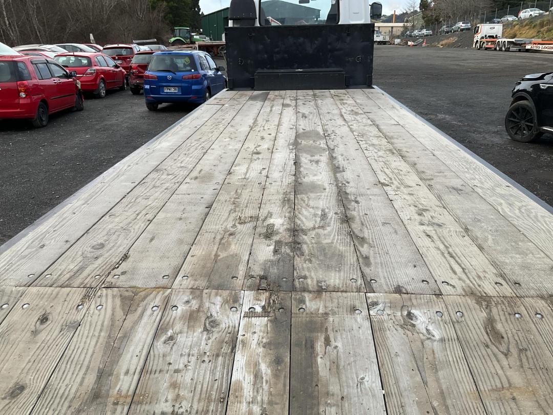 Photo '13' of Nissan CW 450 Transporter