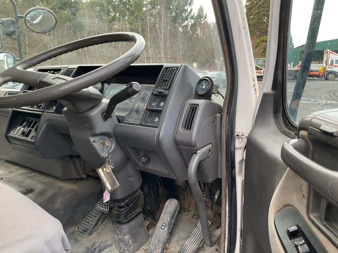 Photo '15' of Nissan CW 450 Transporter