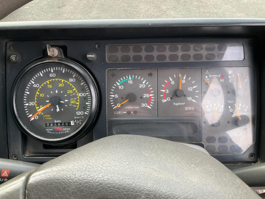 Photo '21' of Nissan CW 450 Transporter