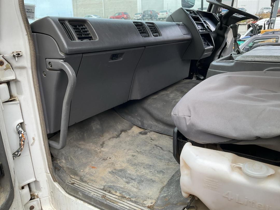 Photo '22' of Nissan CW 450 Transporter