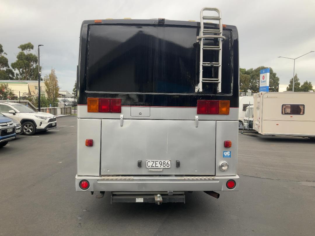 Photo '6' of Nissan Diesel Motorhome