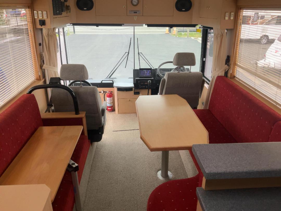 Photo '15' of Nissan Diesel Motorhome