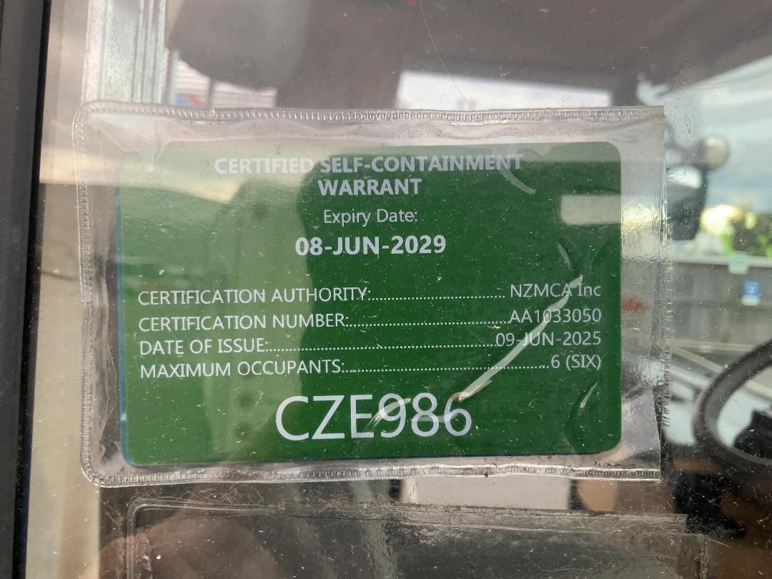 Photo '27' of Nissan Diesel Motorhome