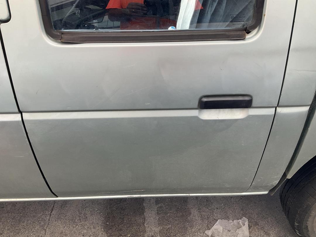 Photo '16' of Nissan Navara D/C W/S DSL Photo '16' of Nissan Navara D/C W/S DSL