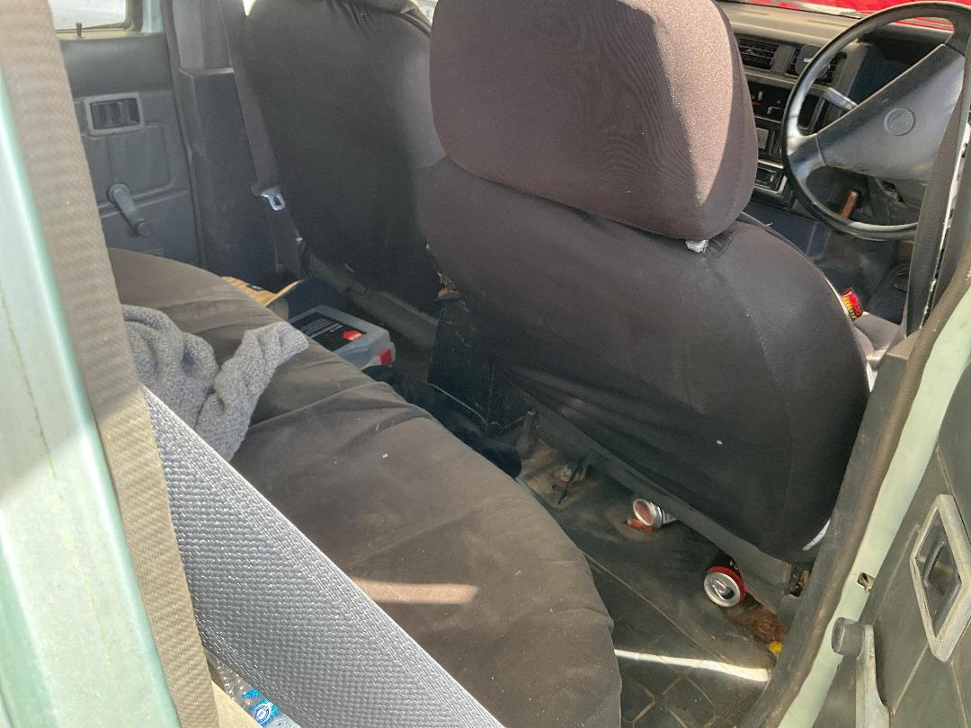 Photo '30' of Nissan Navara D/C W/S DSL Photo '30' of Nissan Navara D/C W/S DSL