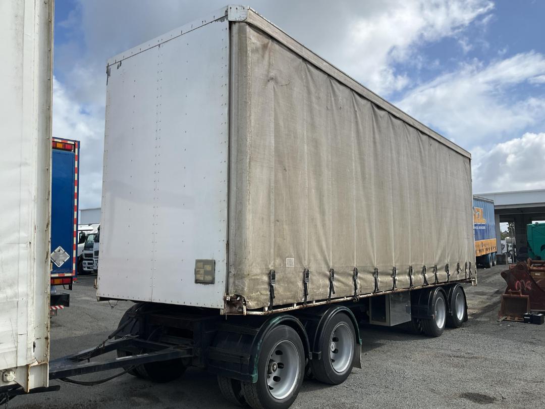 Photo '5' of ROADMASTER FS-4A-8.8 Curtainsider Full