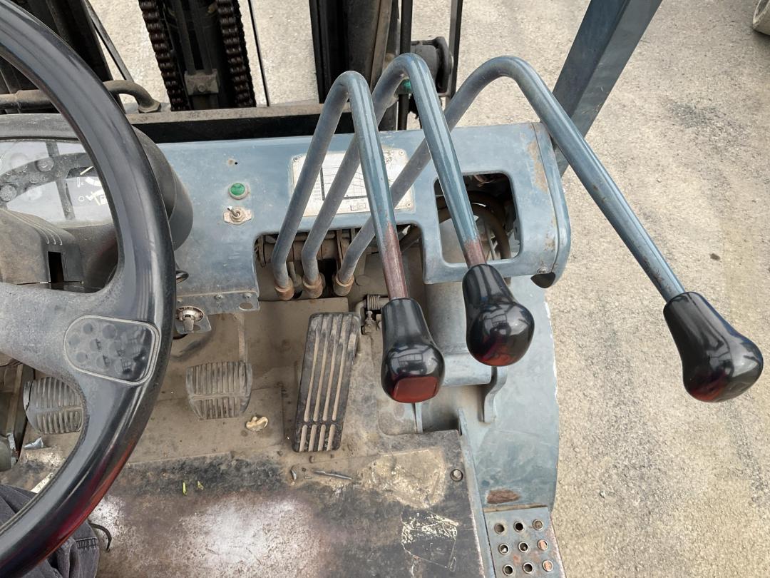 Photo '18' of Toyota 42-6FG25 Forklift Photo '18' of Toyota 42-6FG25 Forklift