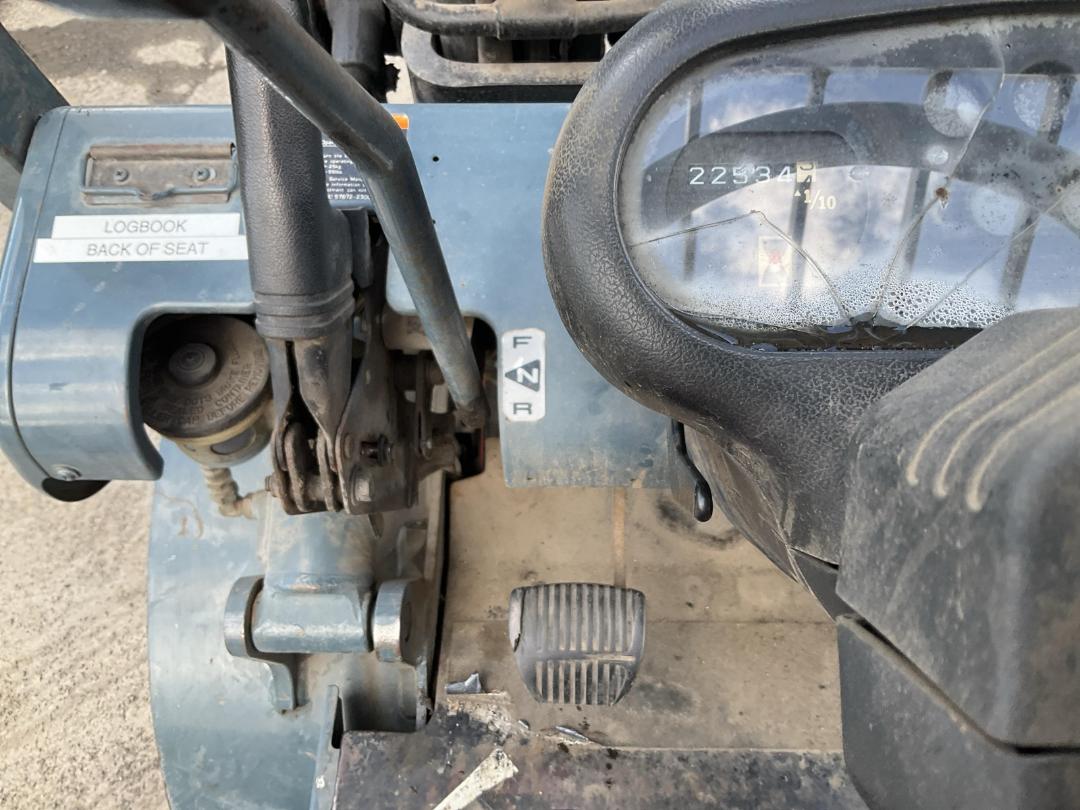 Photo '21' of Toyota 42-6FG25 Forklift Photo '21' of Toyota 42-6FG25 Forklift