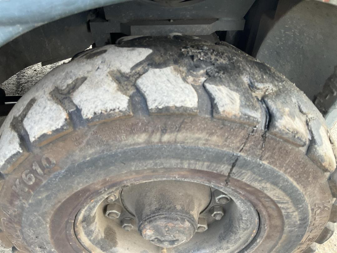 Photo '38' of Toyota 42-6FG25 Forklift Photo '38' of Toyota 42-6FG25 Forklift