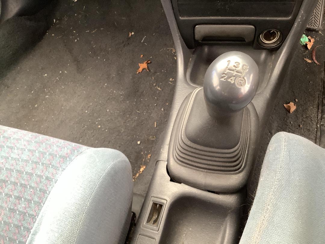 Photo '16' of Toyota Corolla GL