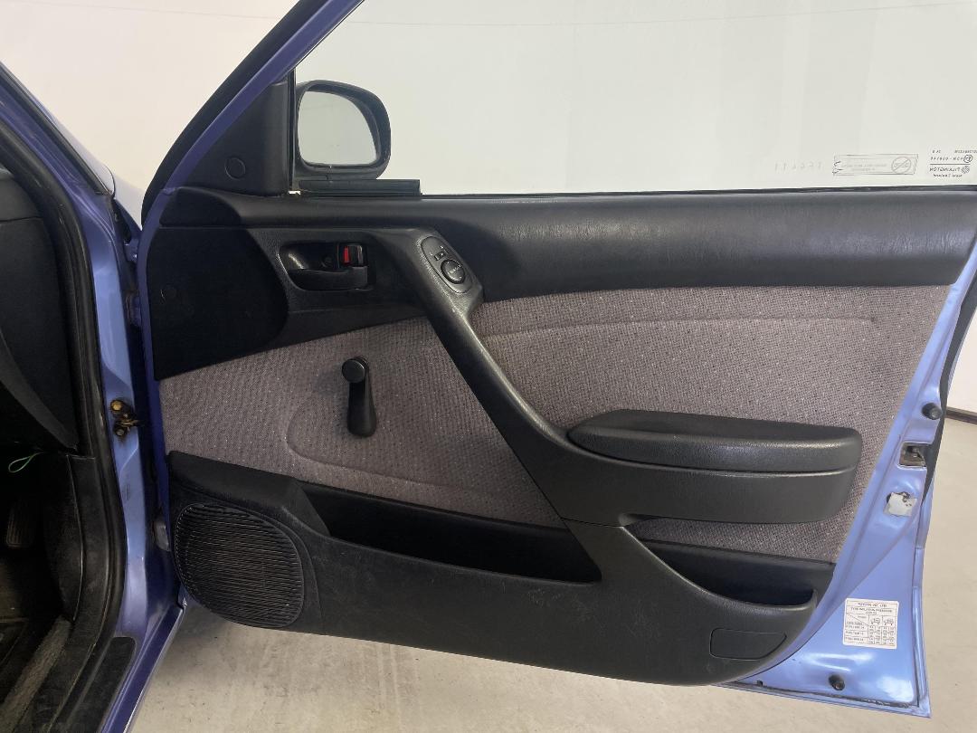 Photo '13' of Toyota Corona GL Photo '13' of Toyota Corona GL