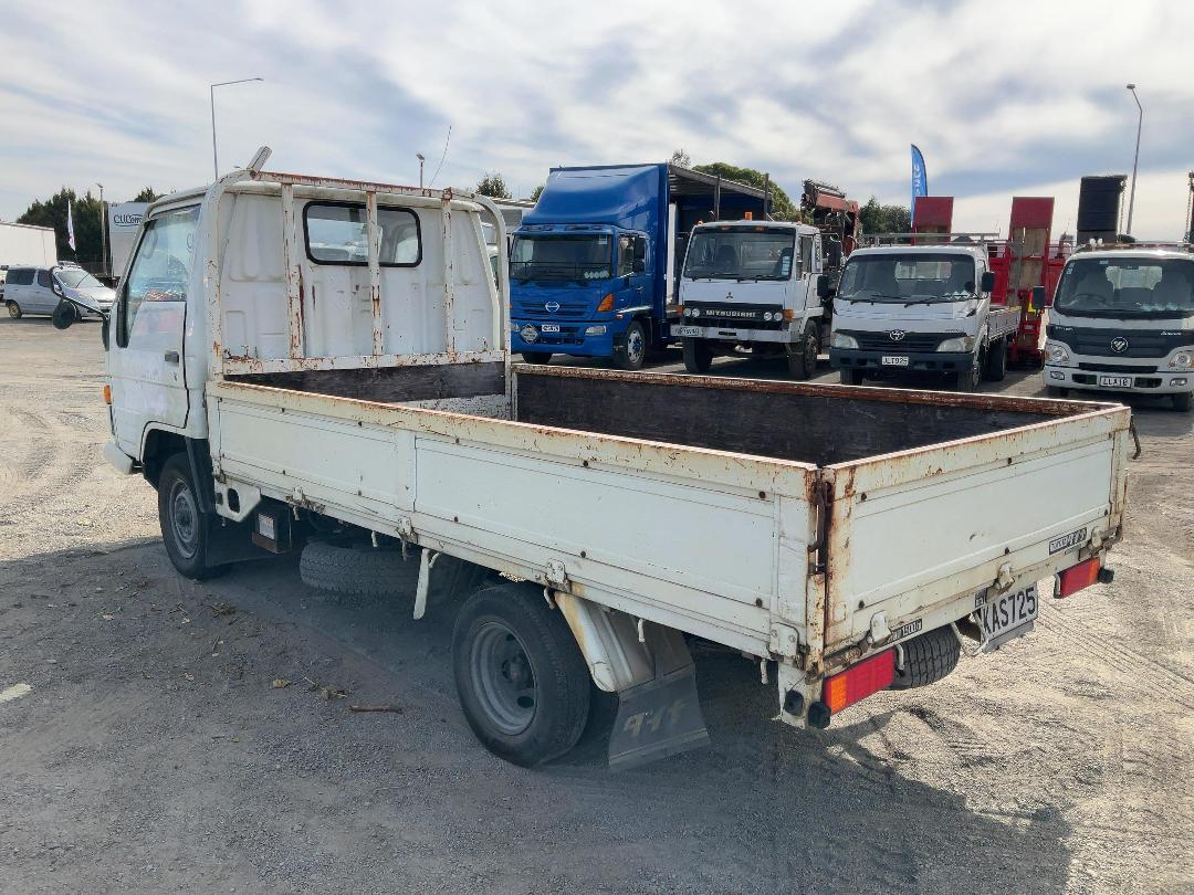 Photo '6' of Toyota Dyna Flat Deck