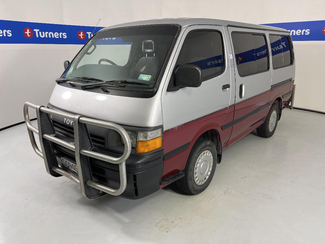 Photo '4' of Toyota Hiace 2.4ZR SR5