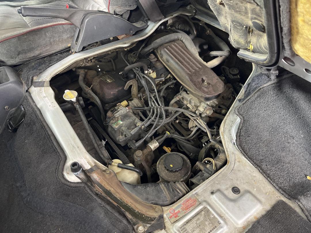 Photo '13' of Toyota Hiace 2.4ZR SR5