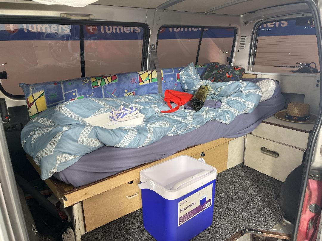 Photo '19' of Toyota Hiace 2.4ZR SR5