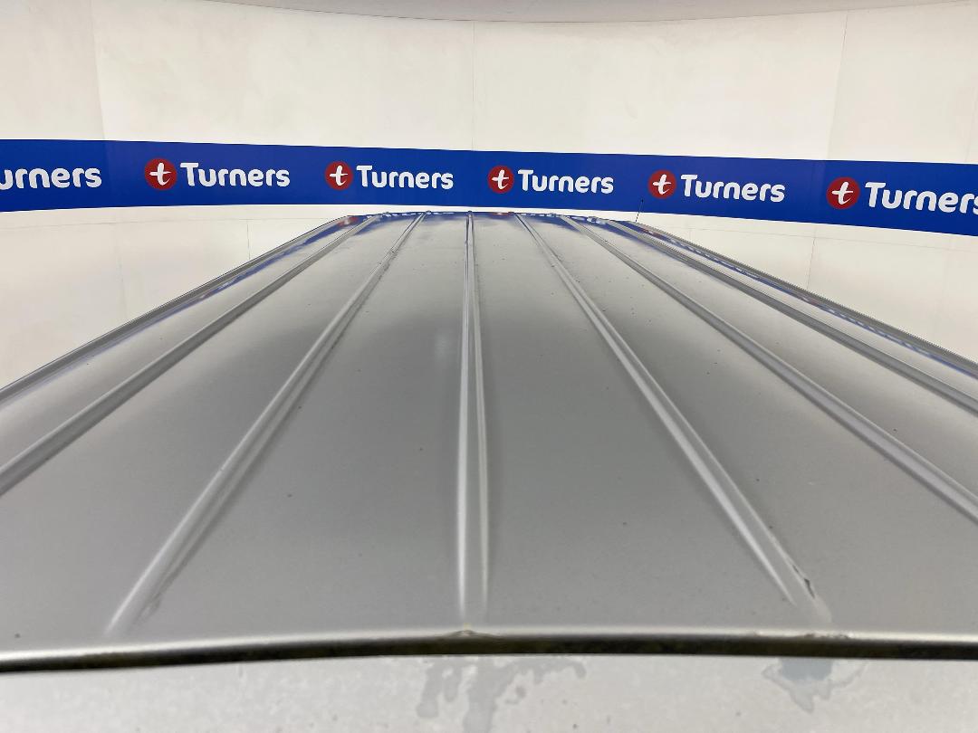 Photo '24' of Toyota Hiace 2.4ZR SR5