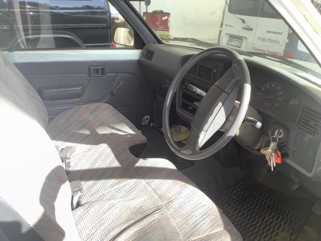 Photo '9' of Toyota Hilux 1.8 UTE Photo '9' of Toyota Hilux 1.8 UTE