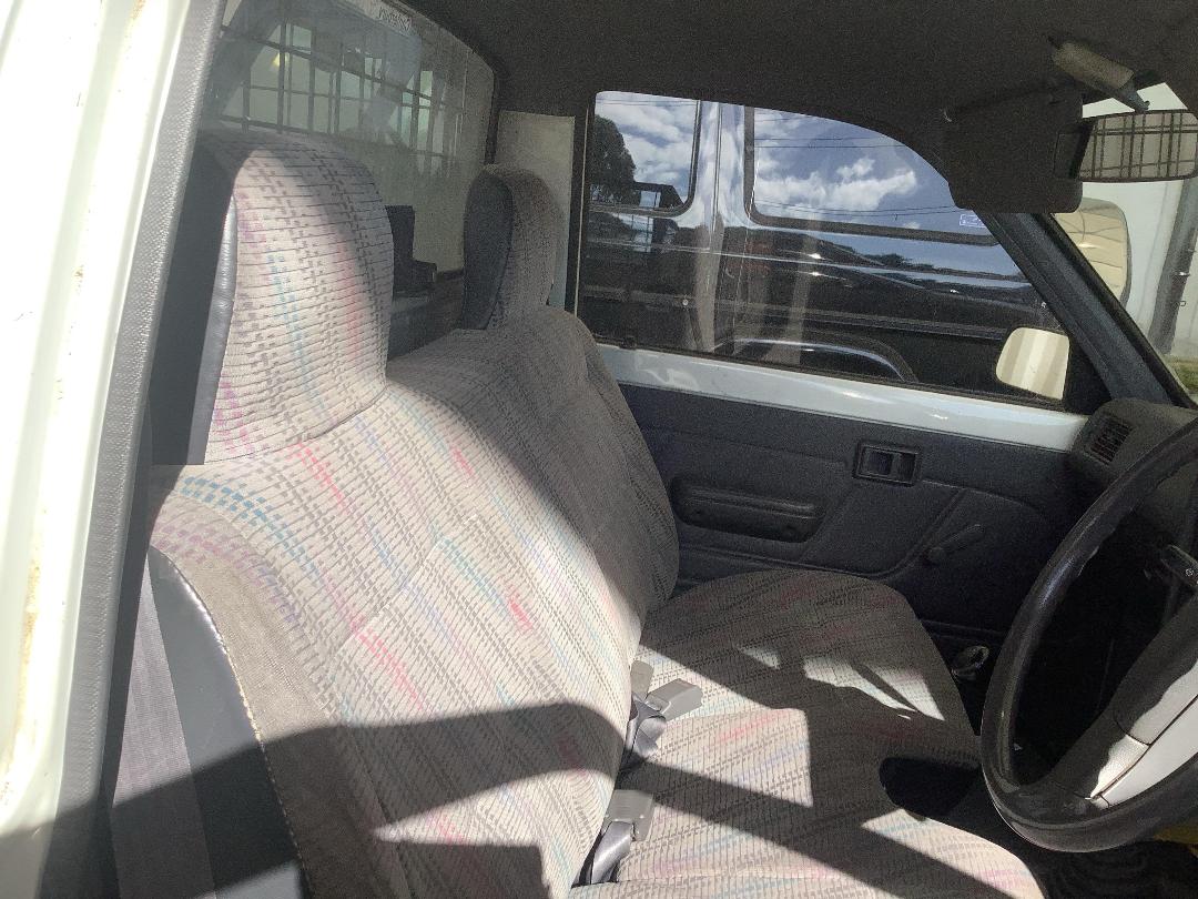 Photo '10' of Toyota Hilux 1.8 UTE Photo '10' of Toyota Hilux 1.8 UTE