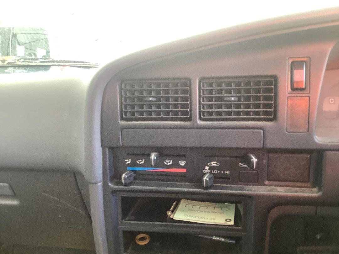 Photo '13' of Toyota Hilux 1.8 UTE Photo '13' of Toyota Hilux 1.8 UTE