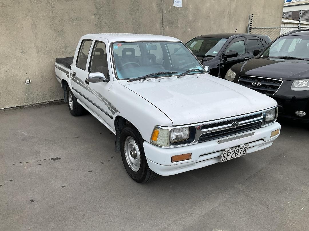 Photo '5' of Toyota Hilux 2.4 SR5 Photo '5' of Toyota Hilux 2.4 SR5