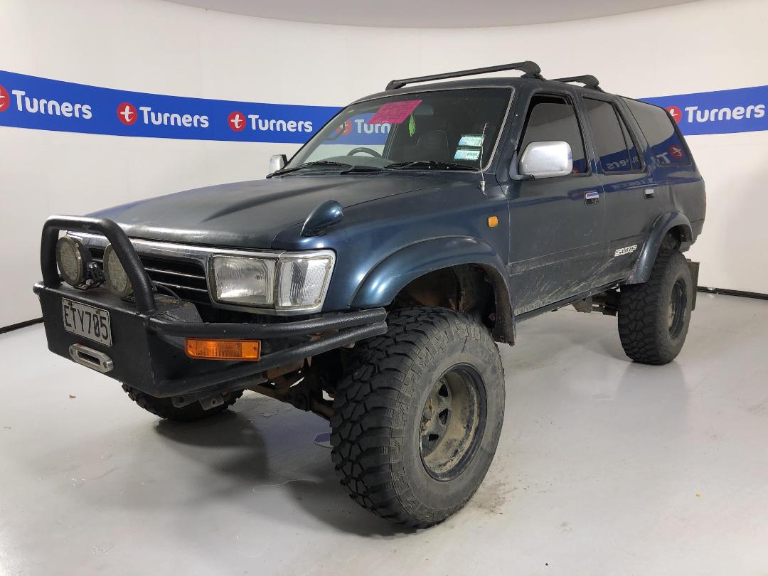 Photo '4' of Toyota Hilux Surf Photo '4' of Toyota Hilux Surf