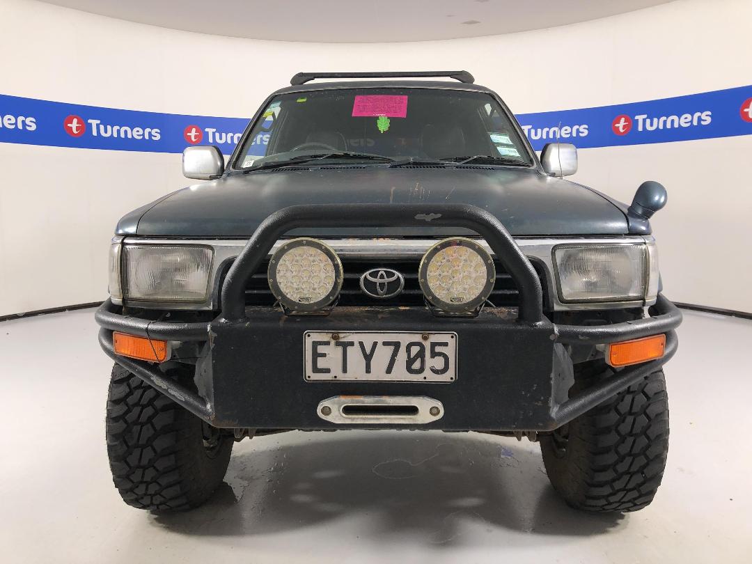 Photo '3' of Toyota Hilux Surf Photo '3' of Toyota Hilux Surf