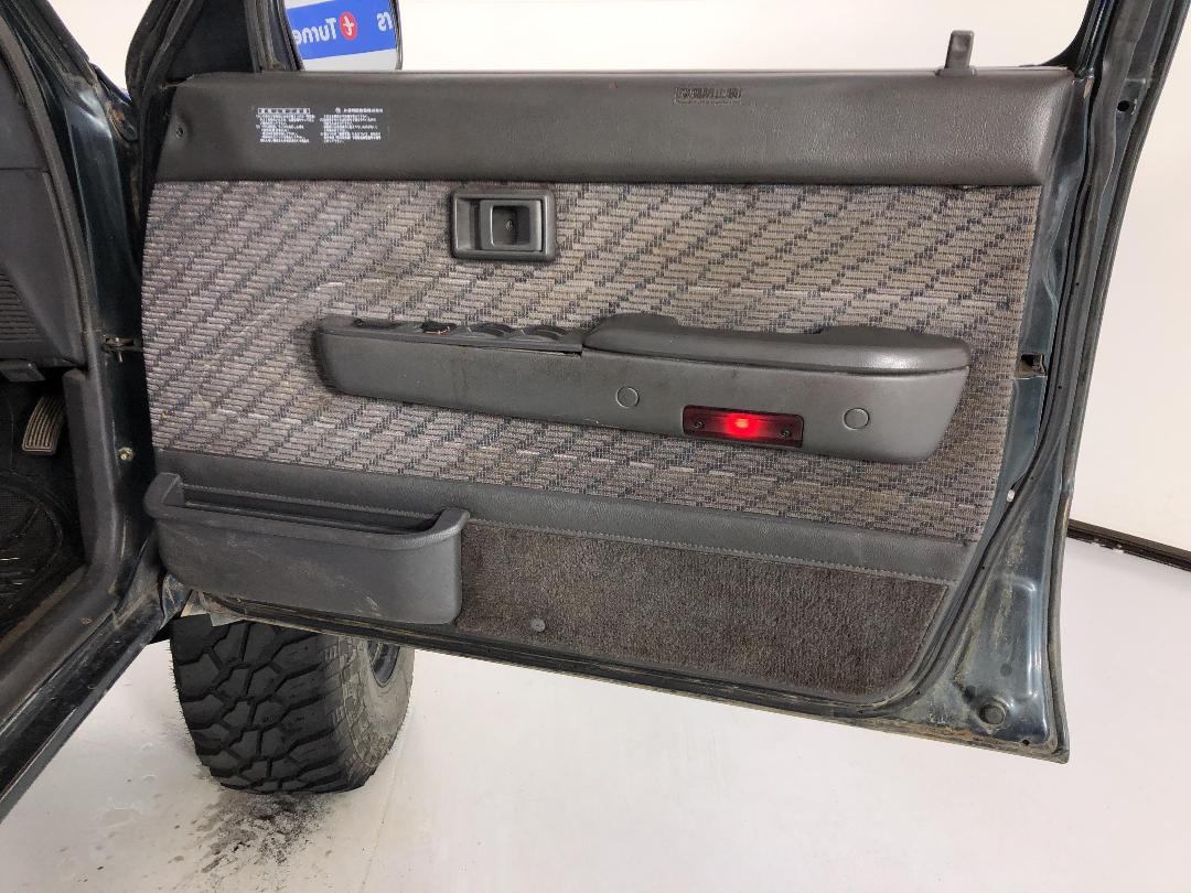 Photo '13' of Toyota Hilux Surf Photo '13' of Toyota Hilux Surf