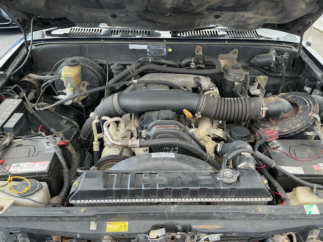 Photo '16' of Toyota Hilux Surf Photo '16' of Toyota Hilux Surf