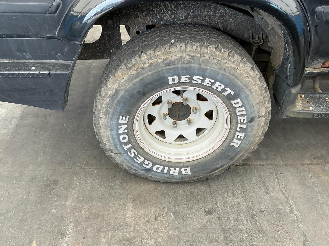 Photo '20' of Toyota Hilux Surf Photo '20' of Toyota Hilux Surf