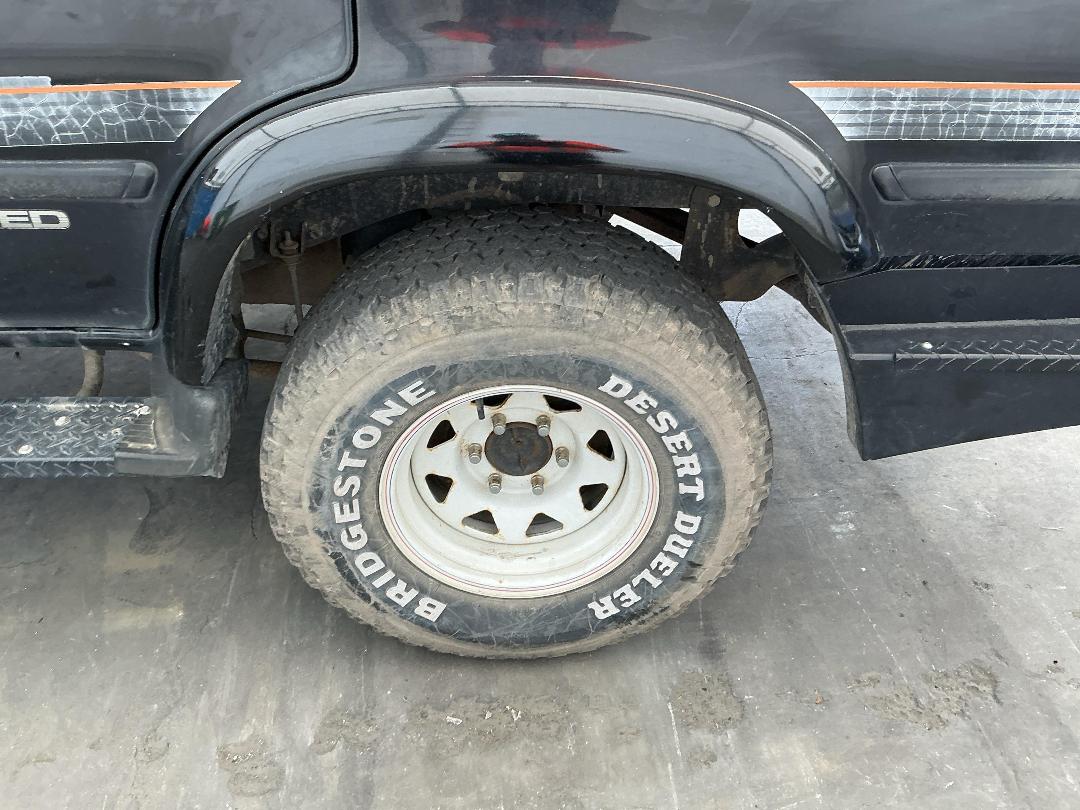 Photo '21' of Toyota Hilux Surf Photo '21' of Toyota Hilux Surf