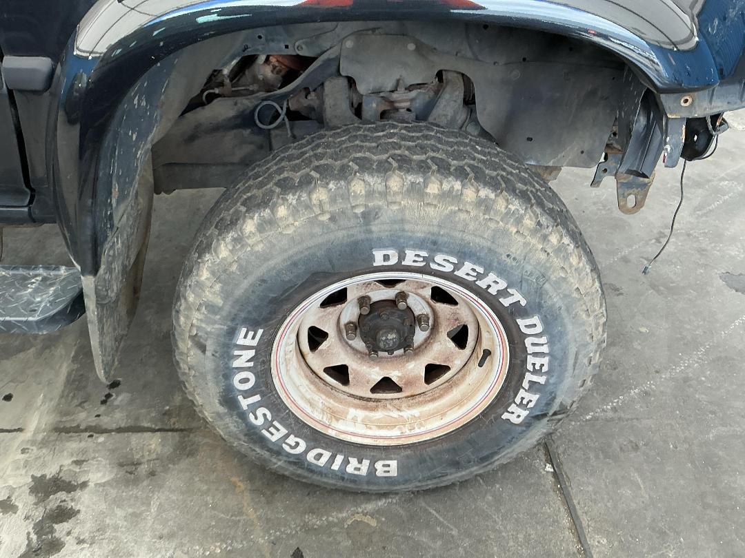 Photo '23' of Toyota Hilux Surf Photo '23' of Toyota Hilux Surf