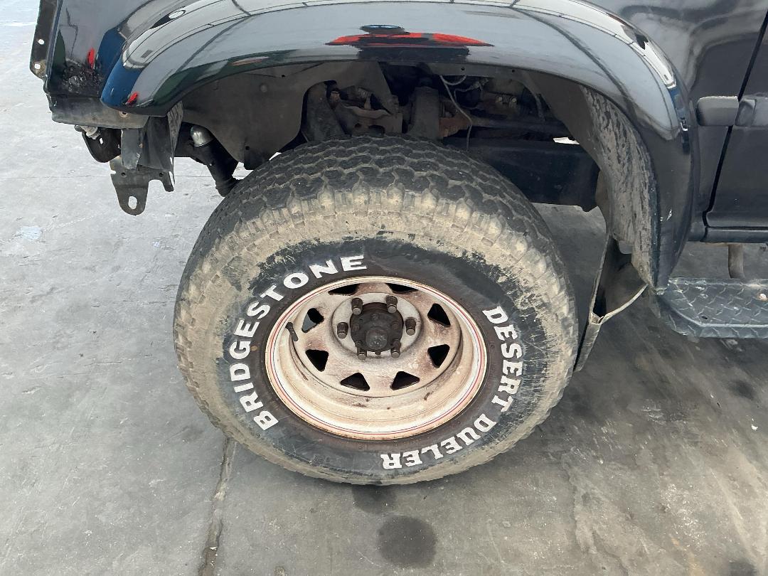 Photo '22' of Toyota Hilux Surf Photo '22' of Toyota Hilux Surf