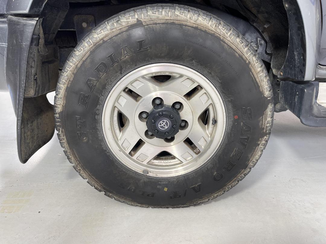 Photo '12' of Toyota Hilux