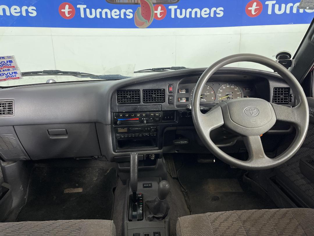 Photo '17' of Toyota Hilux