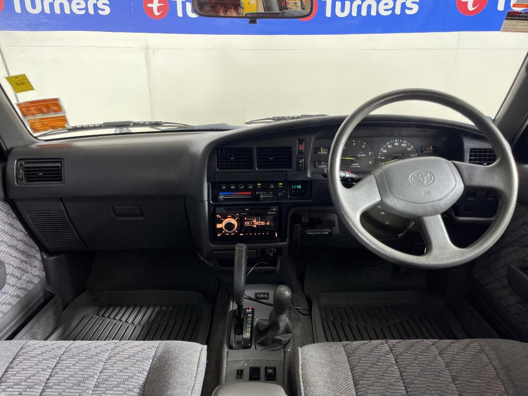 Photo '17' of Toyota Hilux Photo '17' of Toyota Hilux