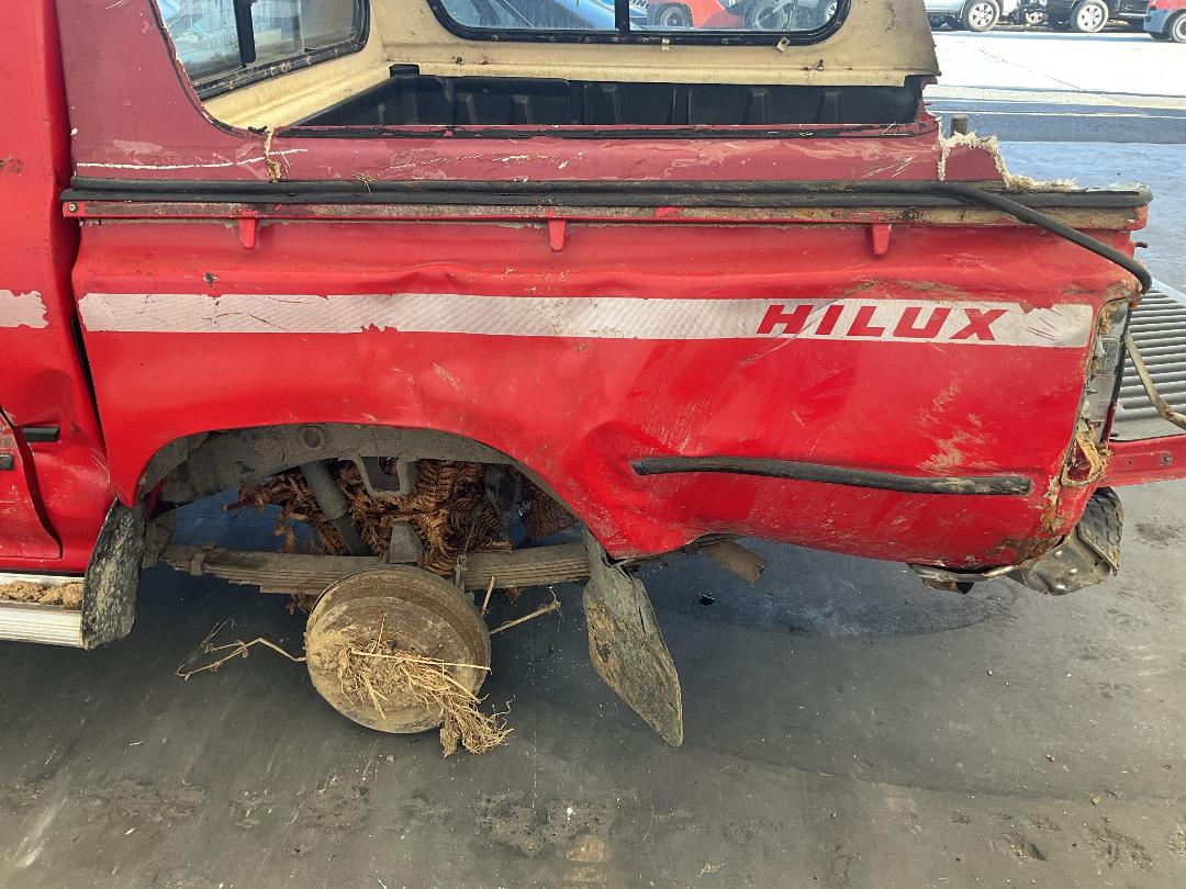 Photo '13' of Toyota Hilux DCB