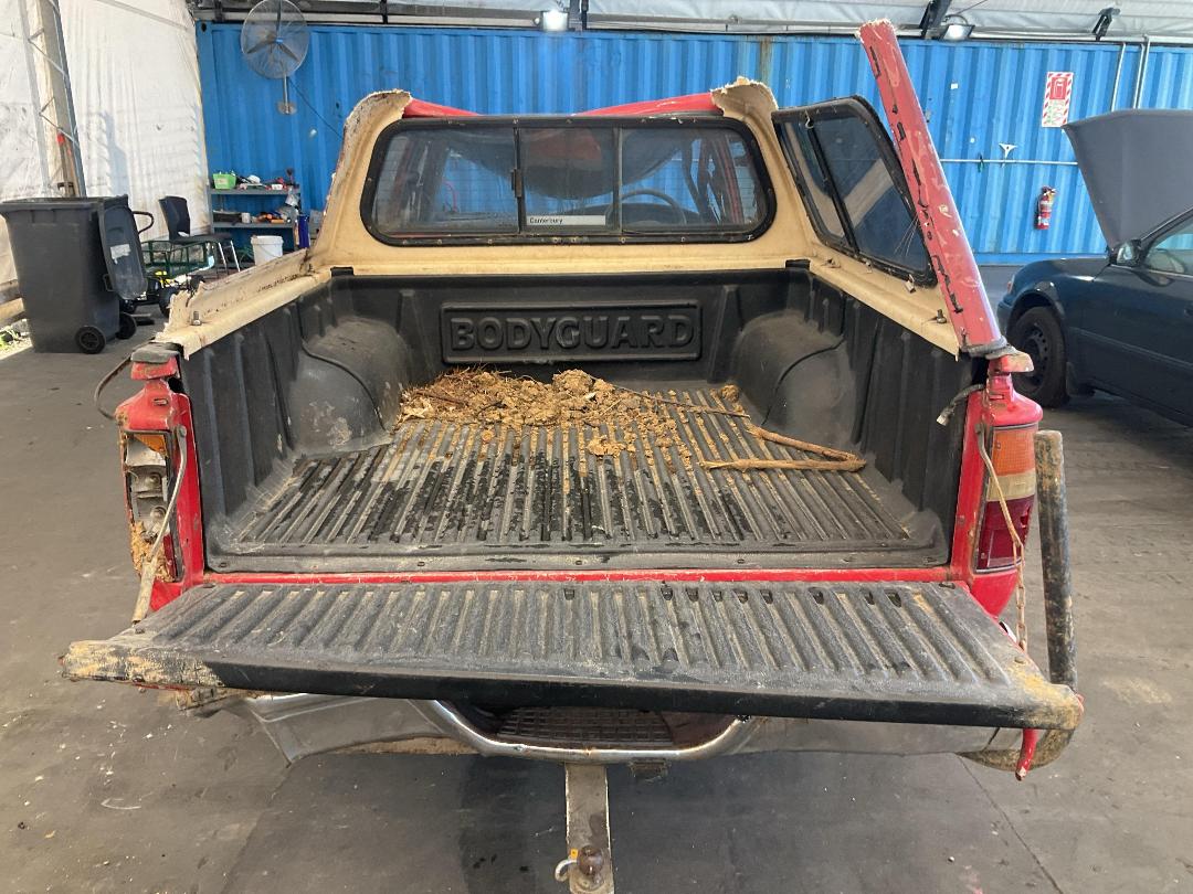 Photo '16' of Toyota Hilux DCB