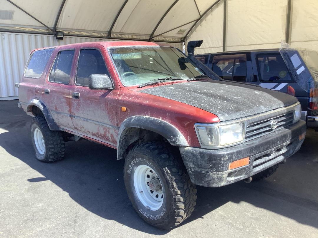 Photo '2' of Toyota Hilux Surf