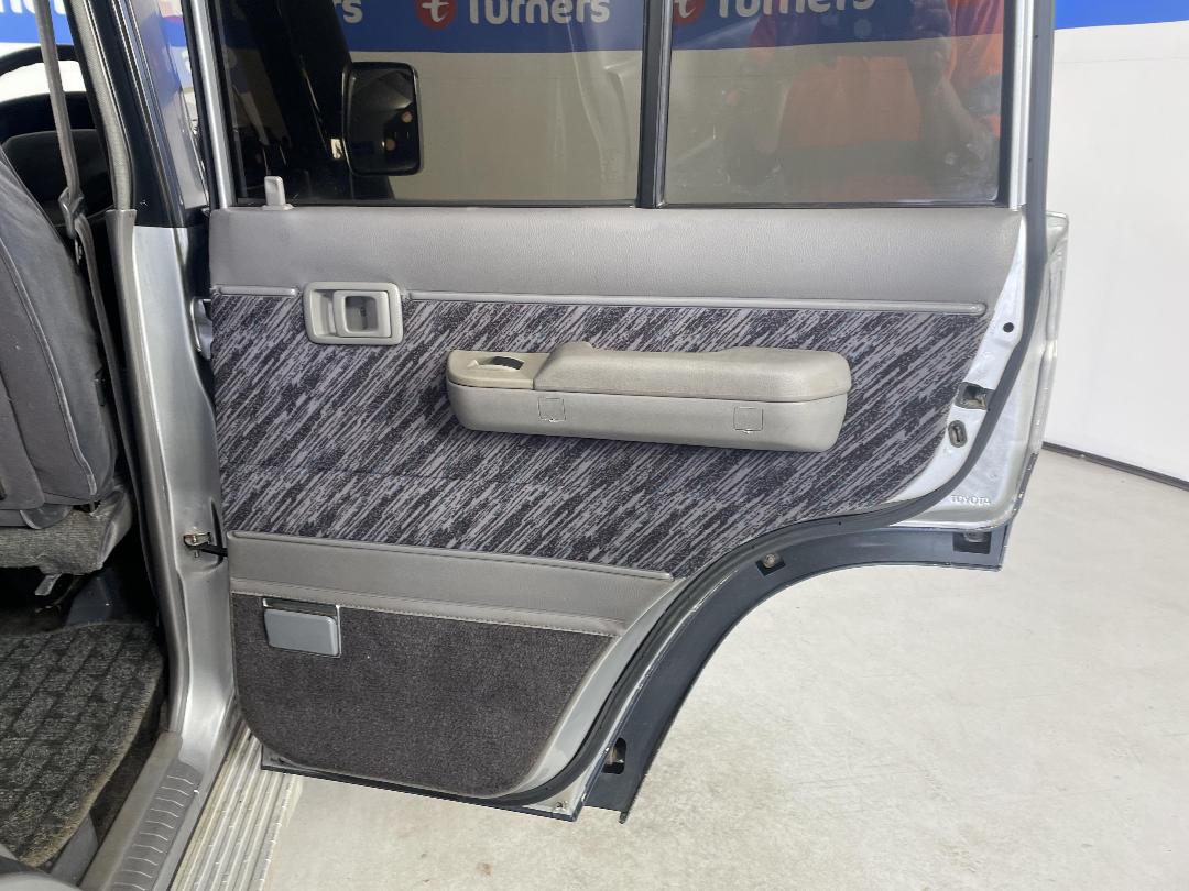 Photo '19' of Toyota Prado