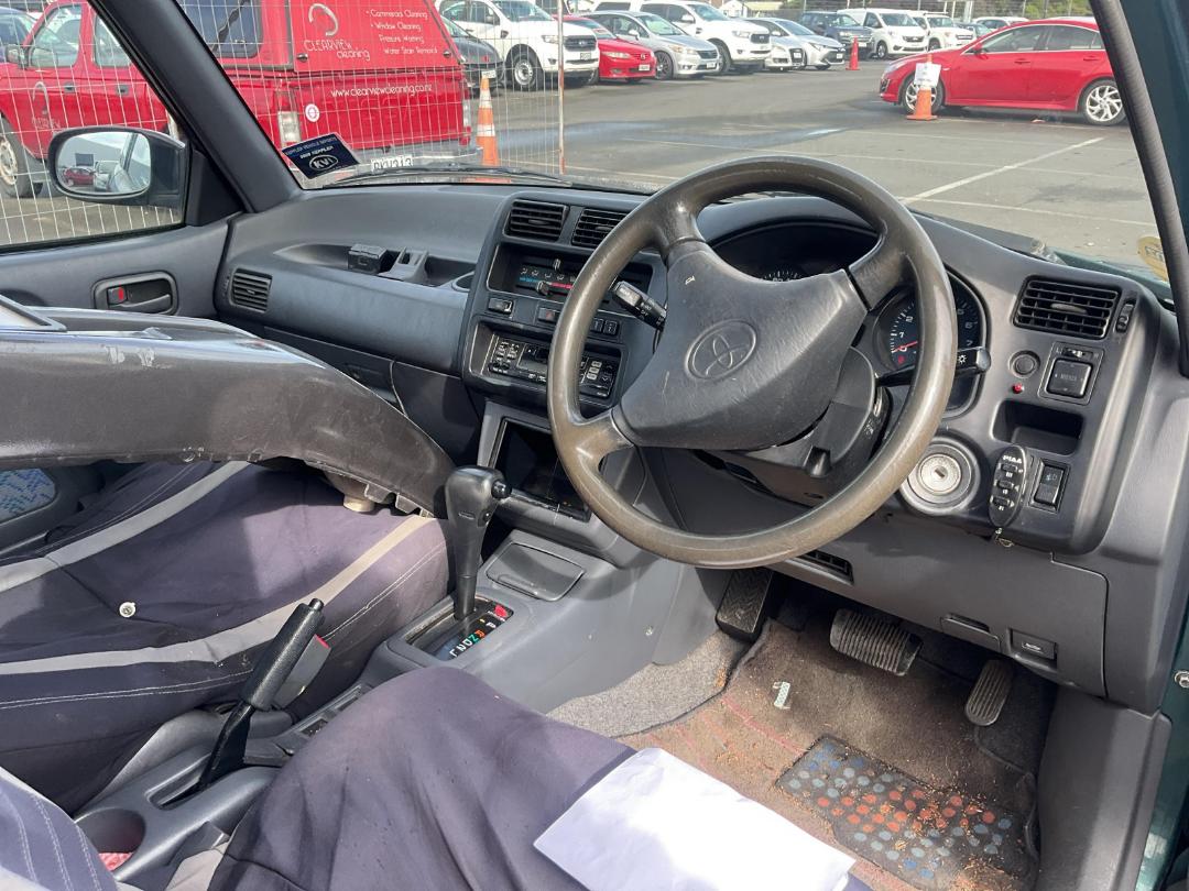 Photo '10' of Toyota Rav4 L Photo '10' of Toyota Rav4 L