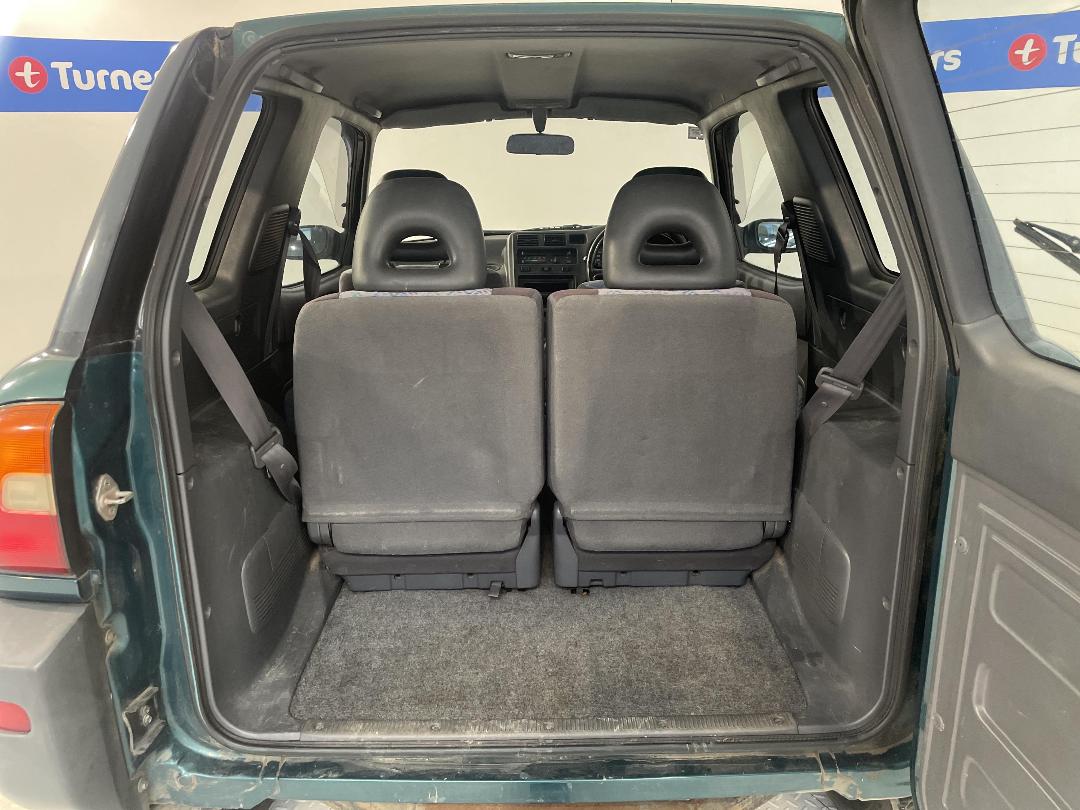 Photo '14' of Toyota Rav4