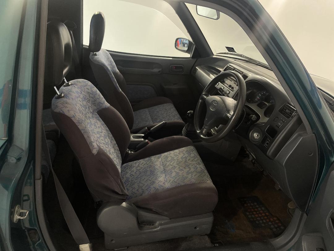 Photo '16' of Toyota Rav4