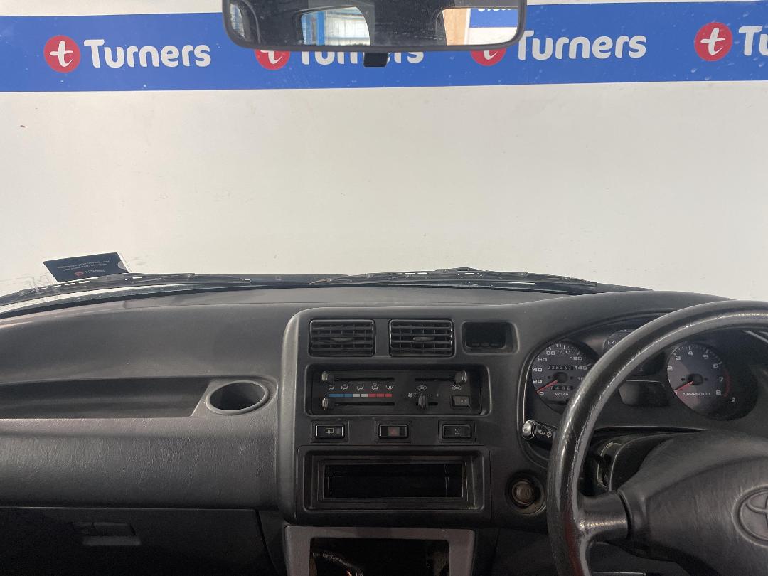 Photo '17' of Toyota Rav4