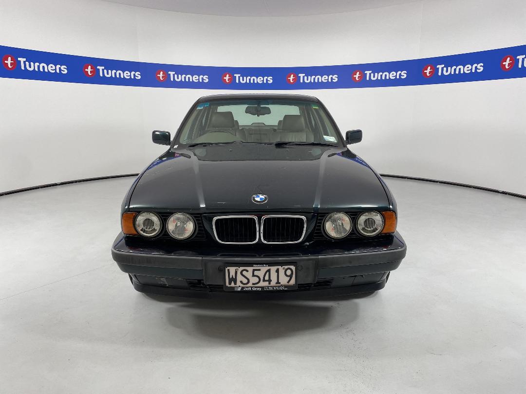 Photo '2' of BMW 5 Series Photo '2' of BMW 5 Series