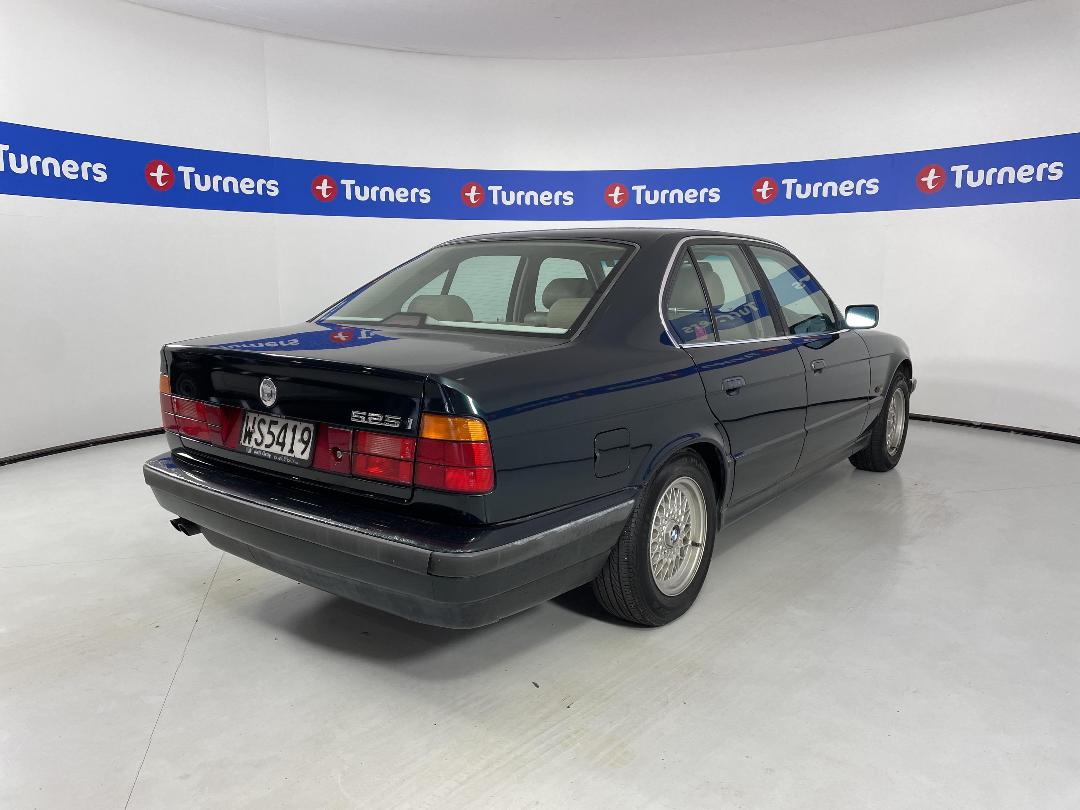 Photo '7' of BMW 5 Series Photo '7' of BMW 5 Series