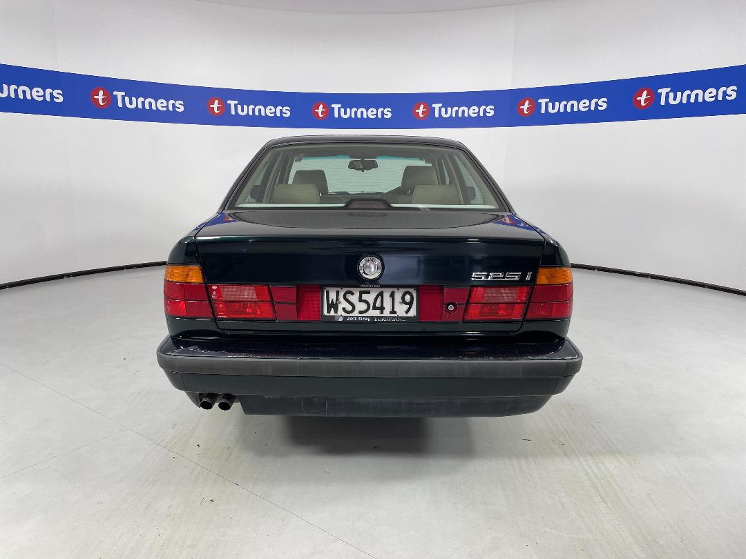 Photo '6' of BMW 5 Series Photo '6' of BMW 5 Series