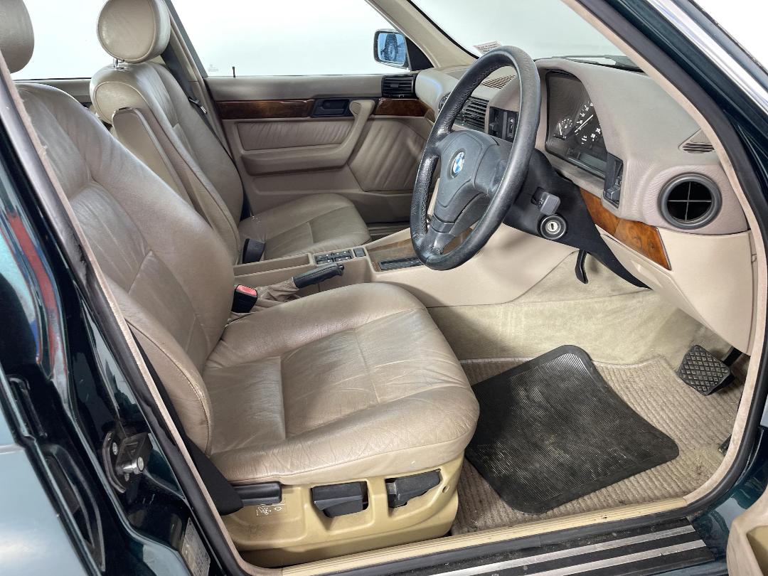 Photo '16' of BMW 5 Series Photo '16' of BMW 5 Series