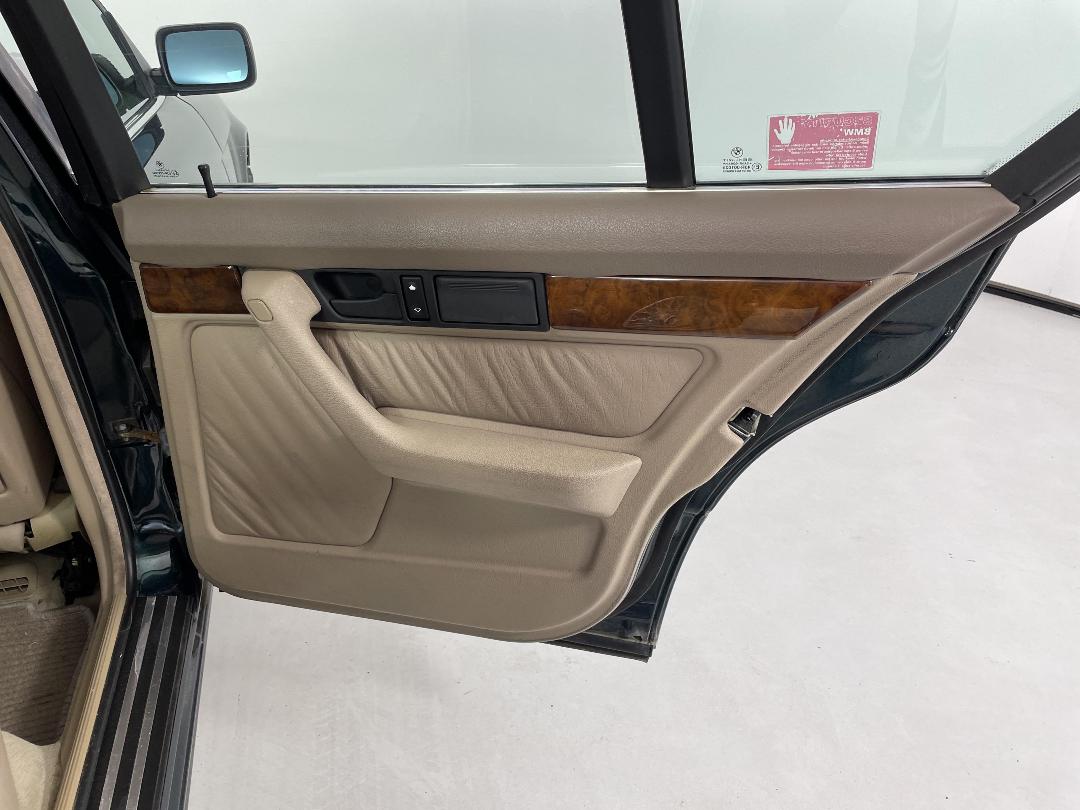 Photo '19' of BMW 5 Series Photo '19' of BMW 5 Series