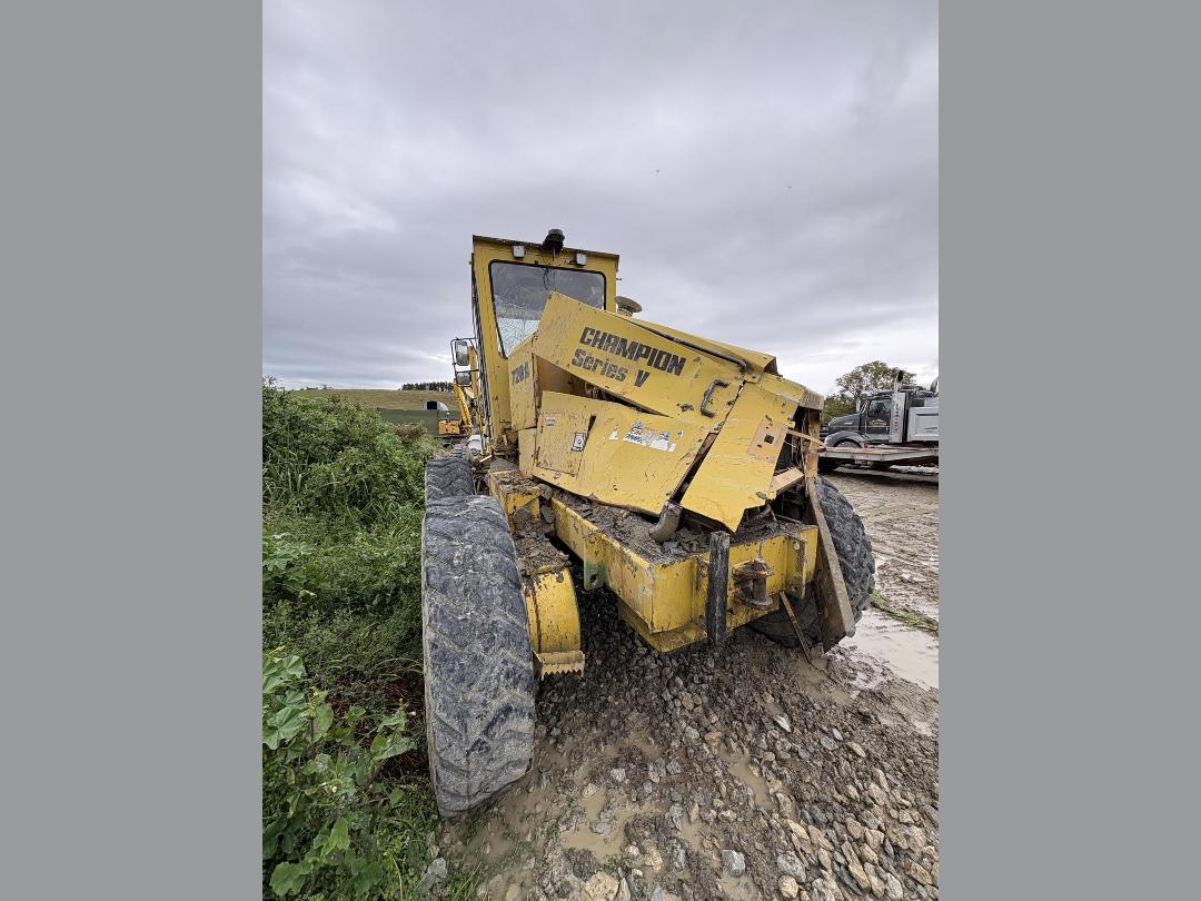 Photo '4' of CHAMPION 730A Grader