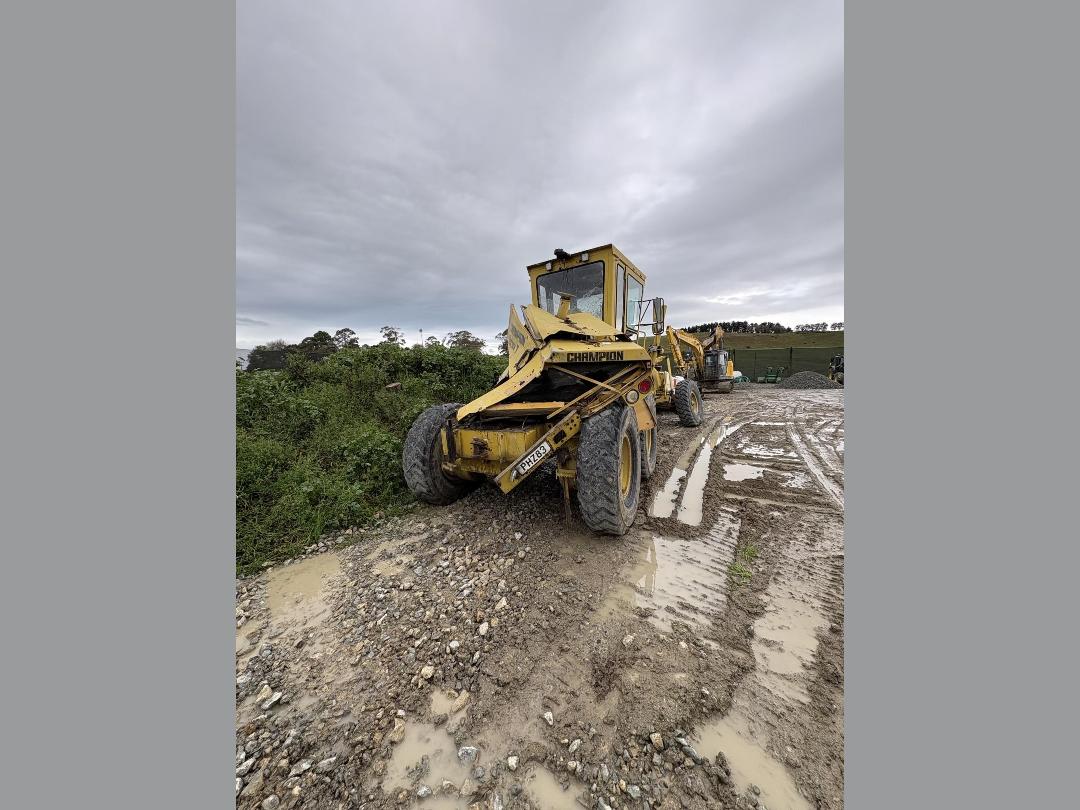 Photo '5' of CHAMPION 730A Grader